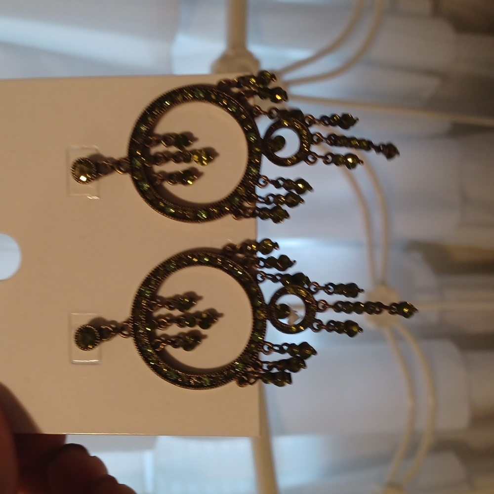 Chandelier earrings green